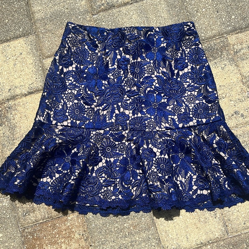 Alice and Olivia nude underlay embellished with blue mash flower print size 4